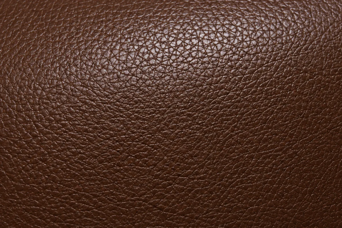 Even pigment coat on brown leather