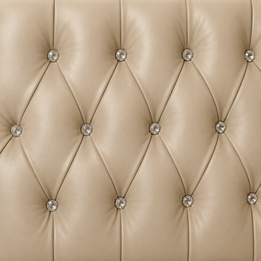 Fit &ndash; cover pulled on, buttons drawn
