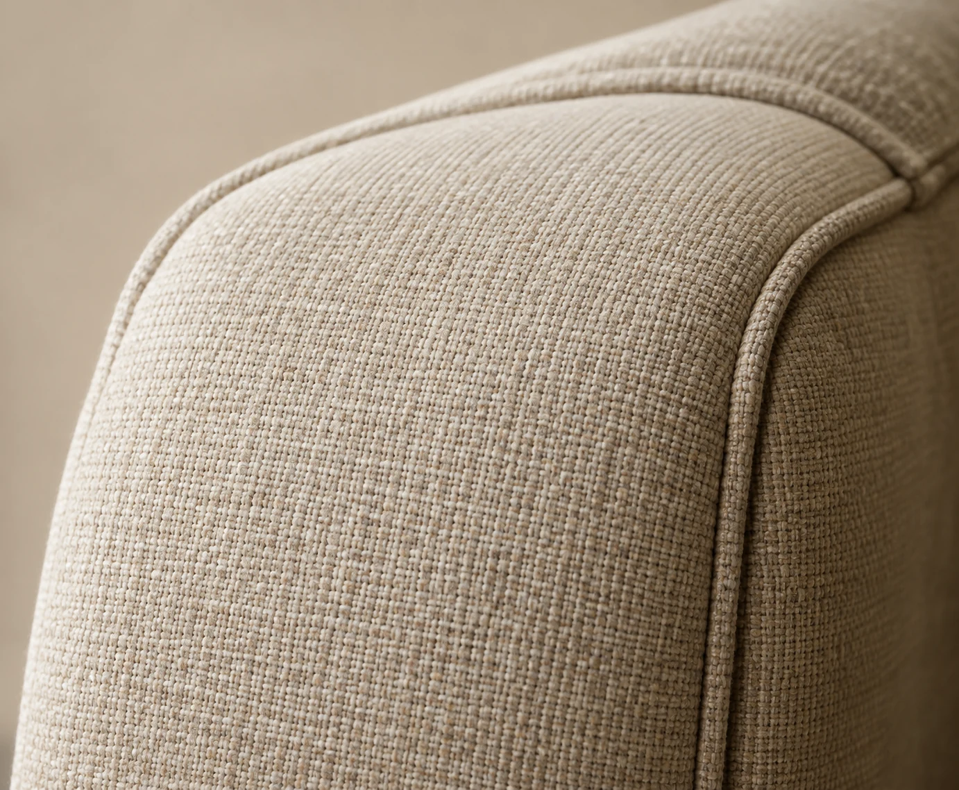 Linen arm with a matching piped welt