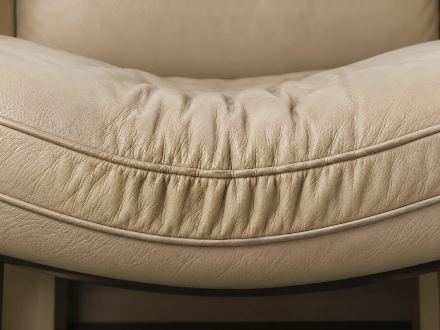 Wrinkled cream leather cushion cover