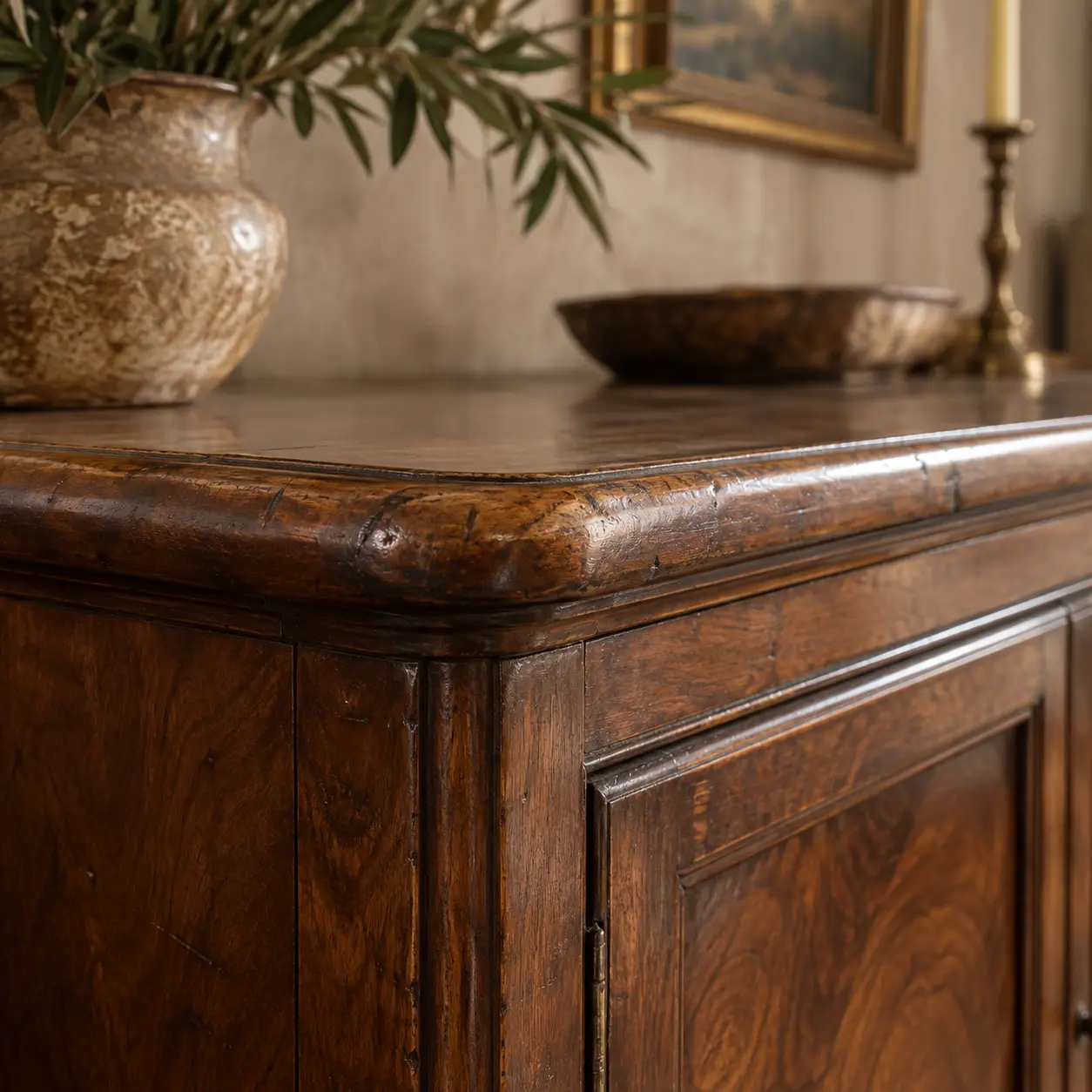 A worn edge whose patina adds to the piece
